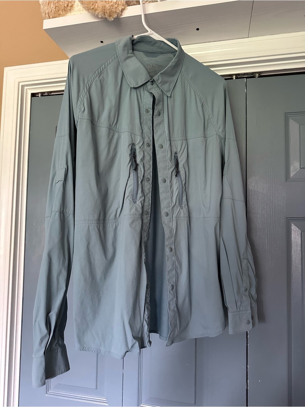 Huk Lightweight Men's Fishing Shirt in blue